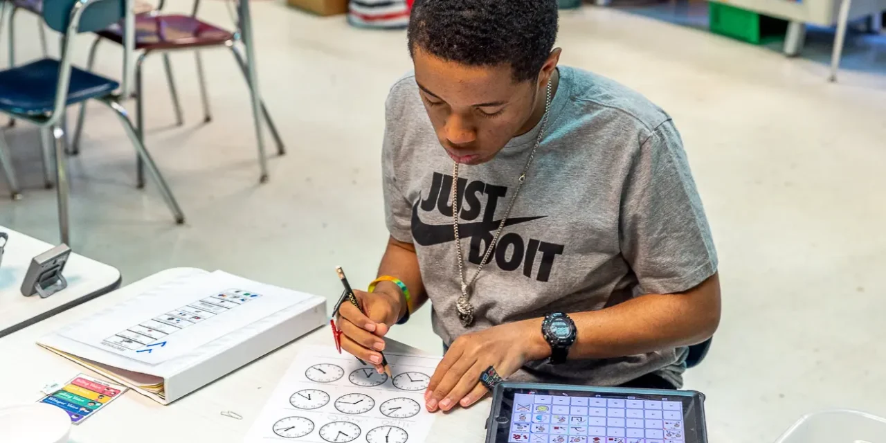 Uso Efectivo De Dispositivos o Tablet en Comunicación Aumentativa Y Alternativa